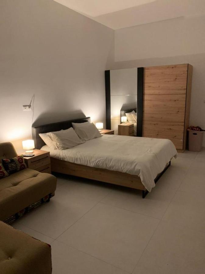 Chez Rima // Studio Tres Chaleureux F1 // Tres Bien Situe Дакар Екстериор снимка