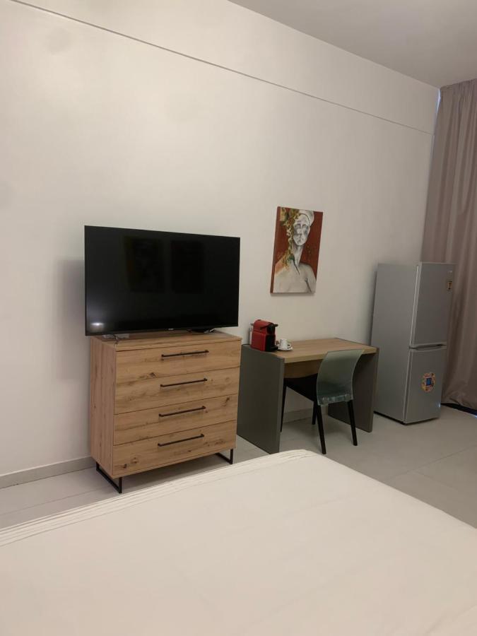 Chez Rima // Studio Tres Chaleureux F1 // Tres Bien Situe Дакар Екстериор снимка
